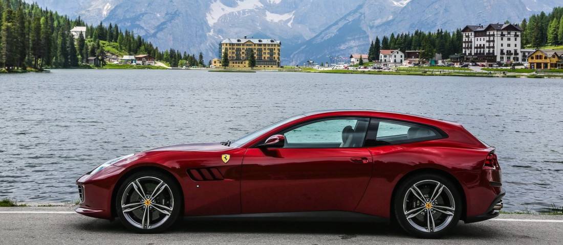 Ferrari-GTC4_Lusso-2017-1600-13-1100