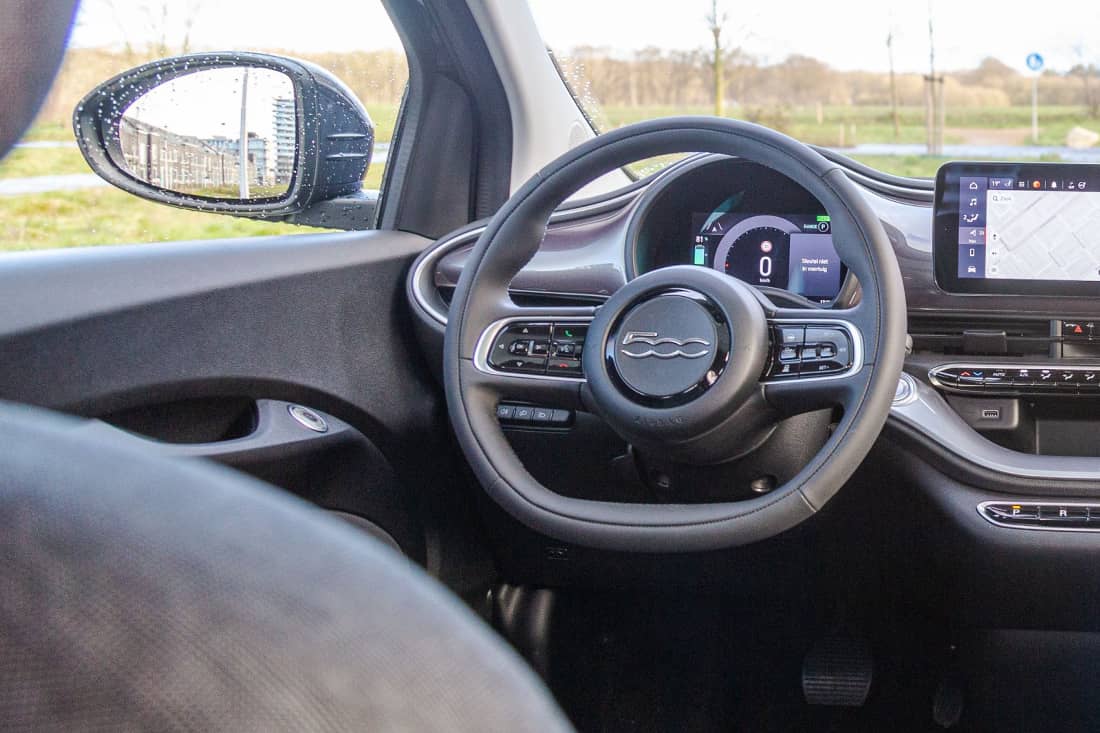 fiat-500e-interior