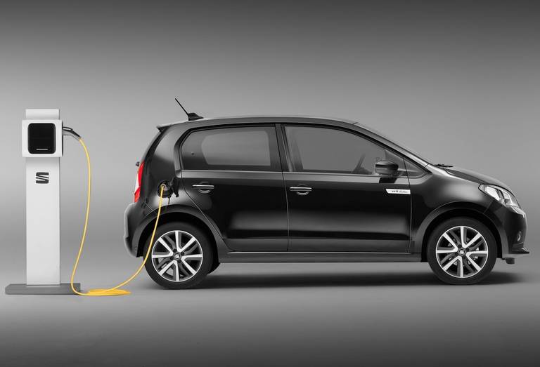  La  Seat Mii si aggiunge ai fratelli minori VW up! e Skoda Citigo. Nel 2023, tutte e tre sono disponibili anche a trazione elettrica.