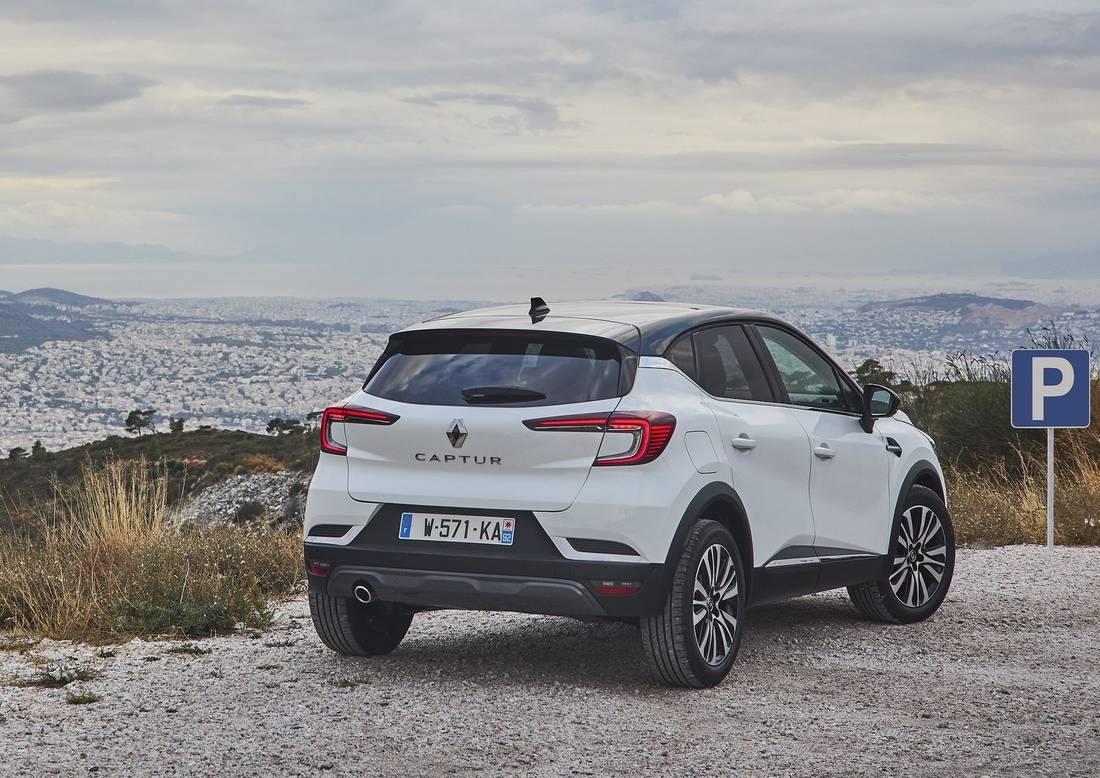 renault-captur-back