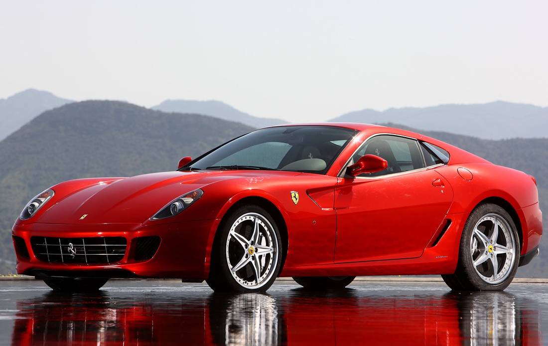 ferrari-599-gtb-side