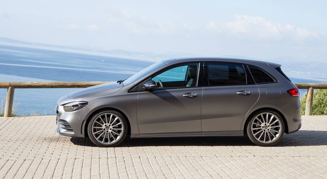 mercedes-benz-b-200-side