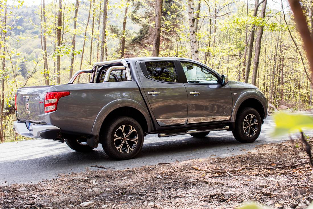 Fiat Fullback Side