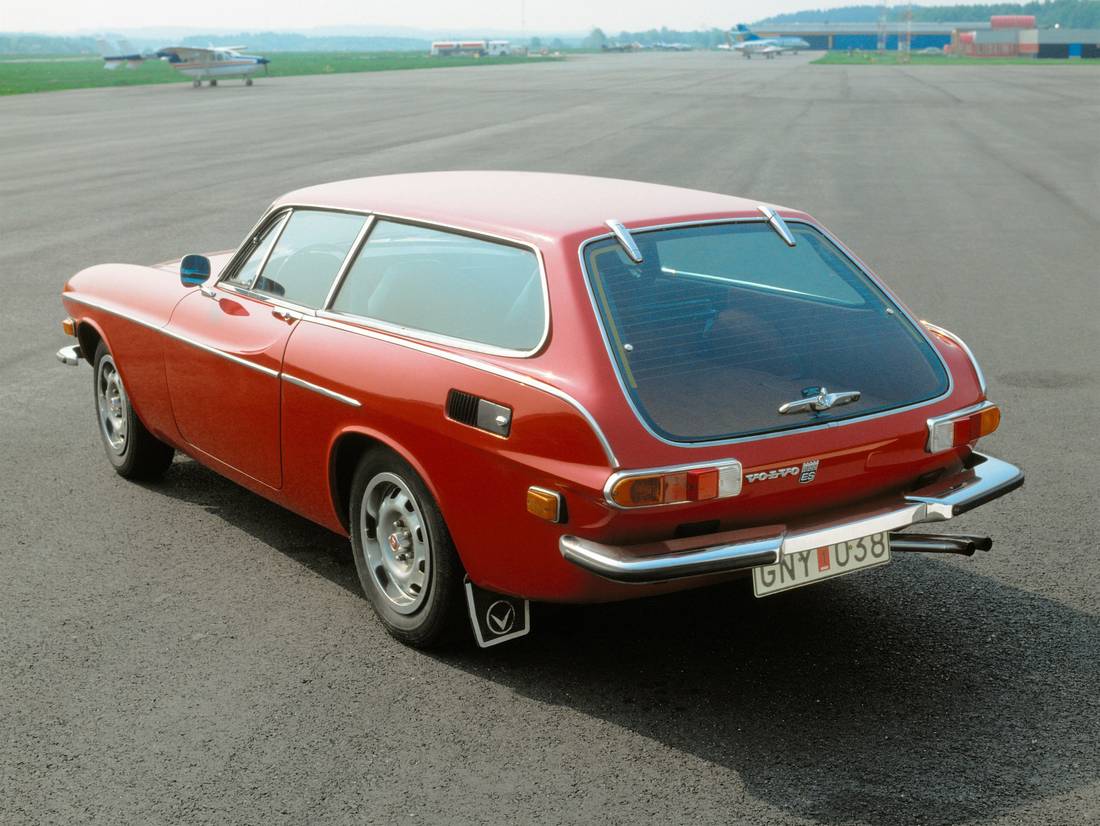 volvo-p1800-back