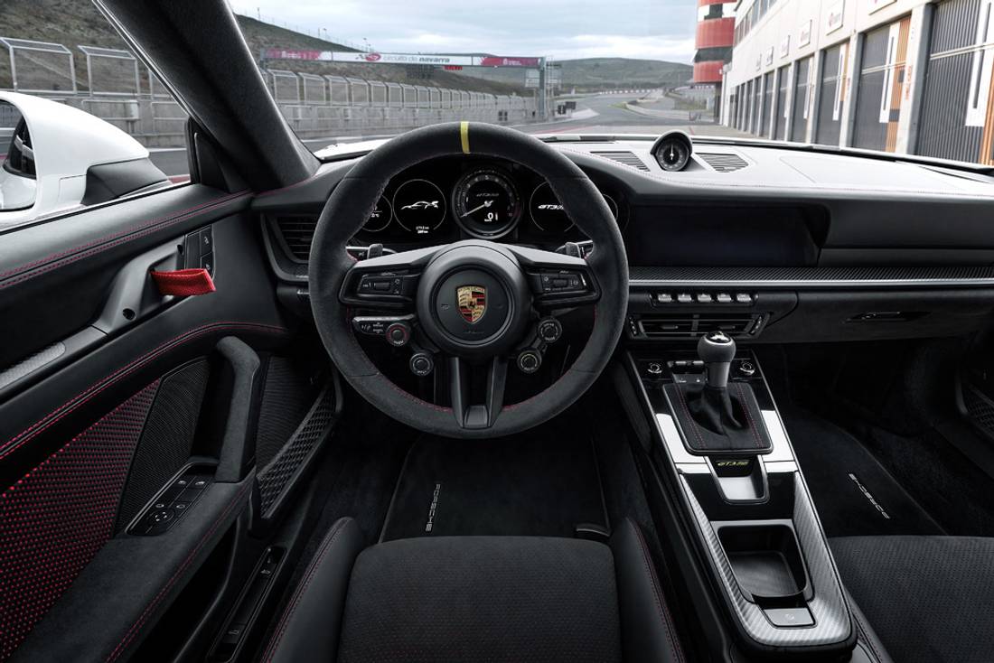 porsche-911-gt3-rs-interior