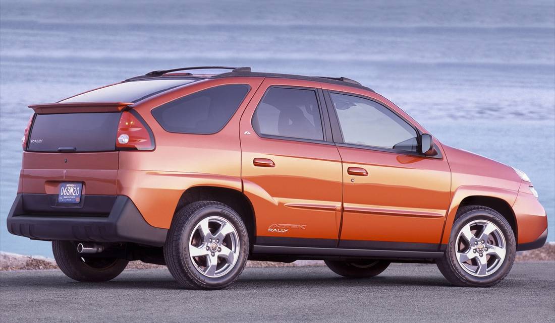 pontiac-aztek-back