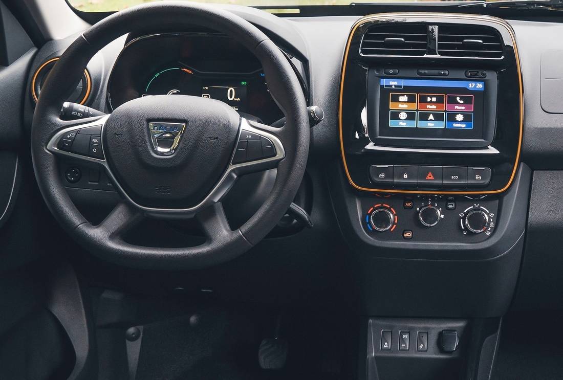 Dacia Spring dimensioni, interni, motori, prezzi e concorrenti AutoScout24