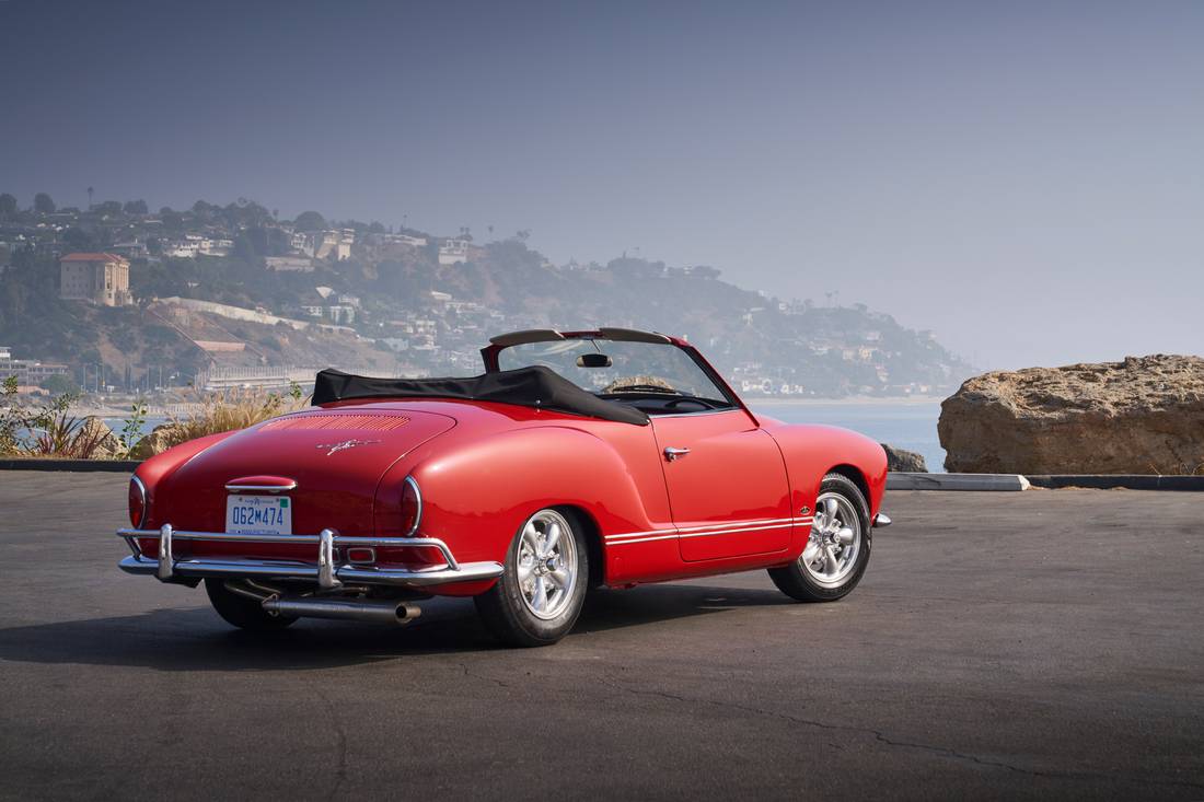 volkswagen-karmann-ghia-back