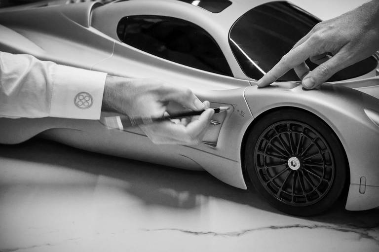 Pagani-25th Hands 01