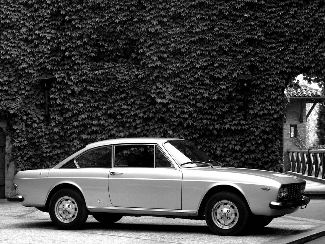 lancia 2000 coupe 1