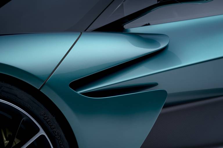 Aston Martin Valhalla dettagli