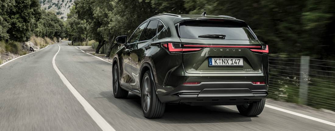 lexus-nx-back