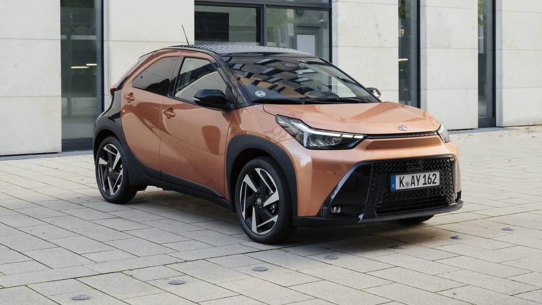 Recensione Toyota Aygo X: com’è fatta, pro e contro