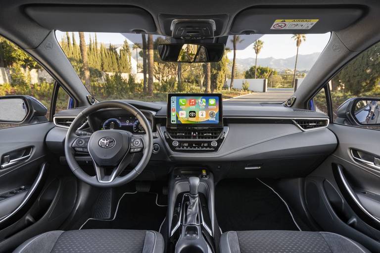 2023-corolla-hatchback-dpl-42