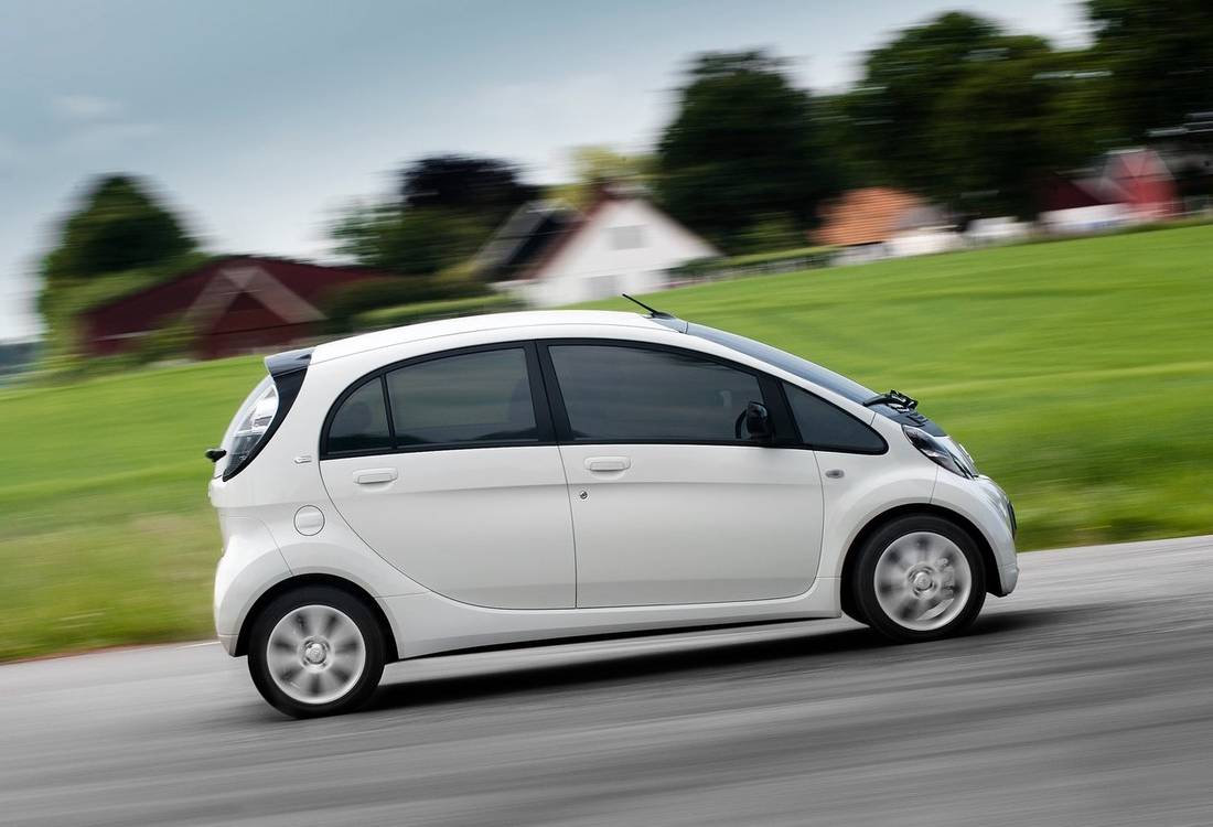 citroen-c-zero-side