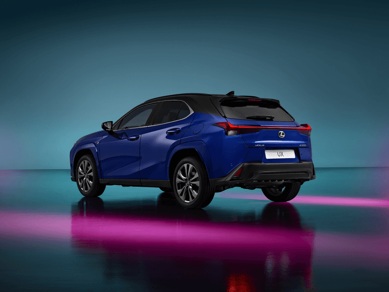 Lexus UX300h 03