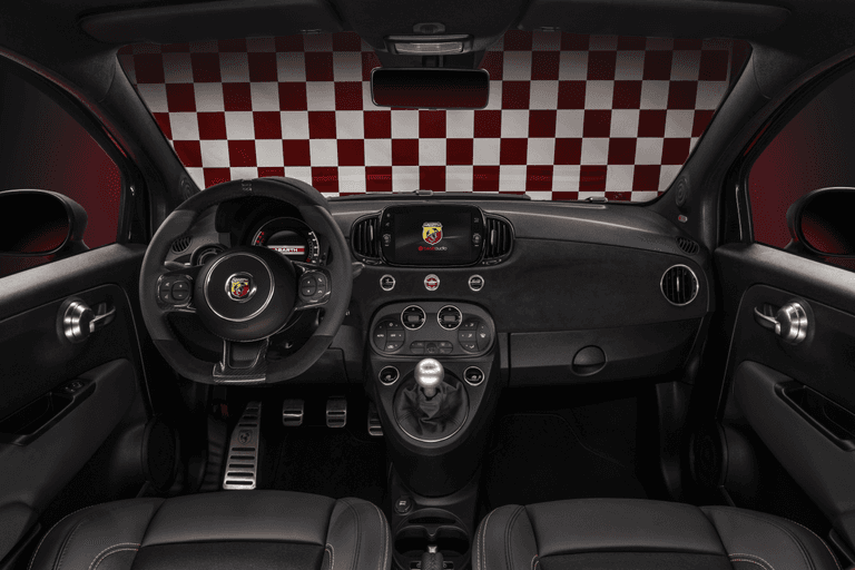 Nuova Abarth 695 75 Anniversario 05