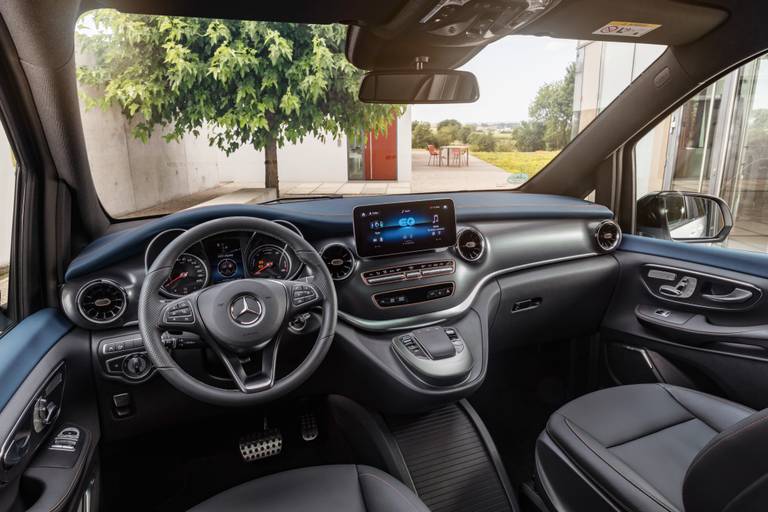 Mercedes-Benz EQV - interni e volante