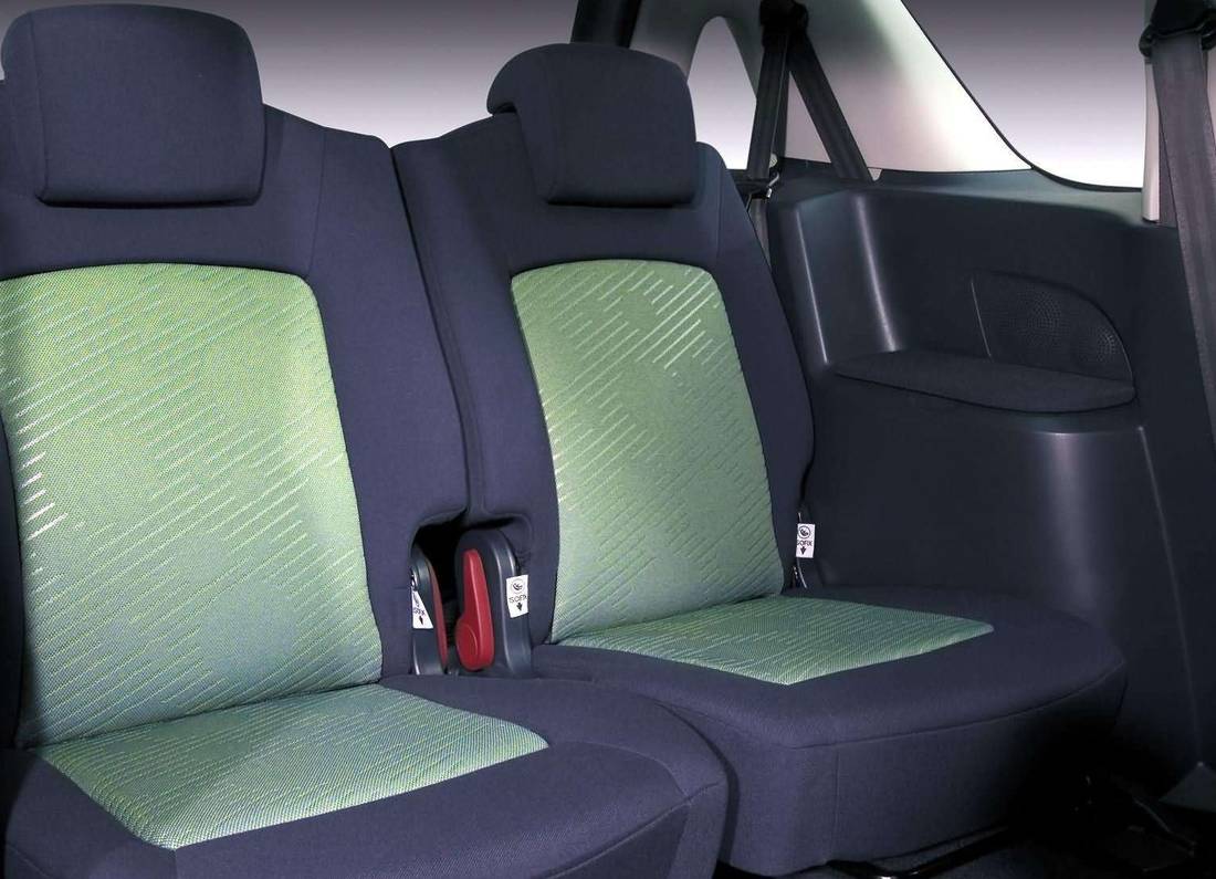 peugeot-1007-seats