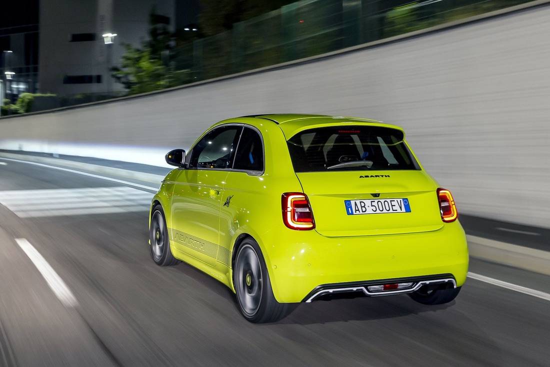 Fiat-Abarth-500e-Rear