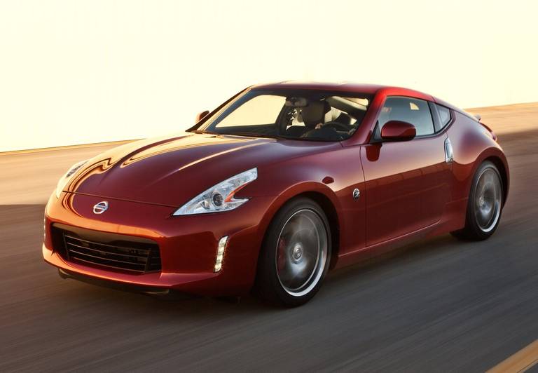  Con la Nissan 370Z, gli appassionati di auto sportive possono risparmiare sulle loro spese.