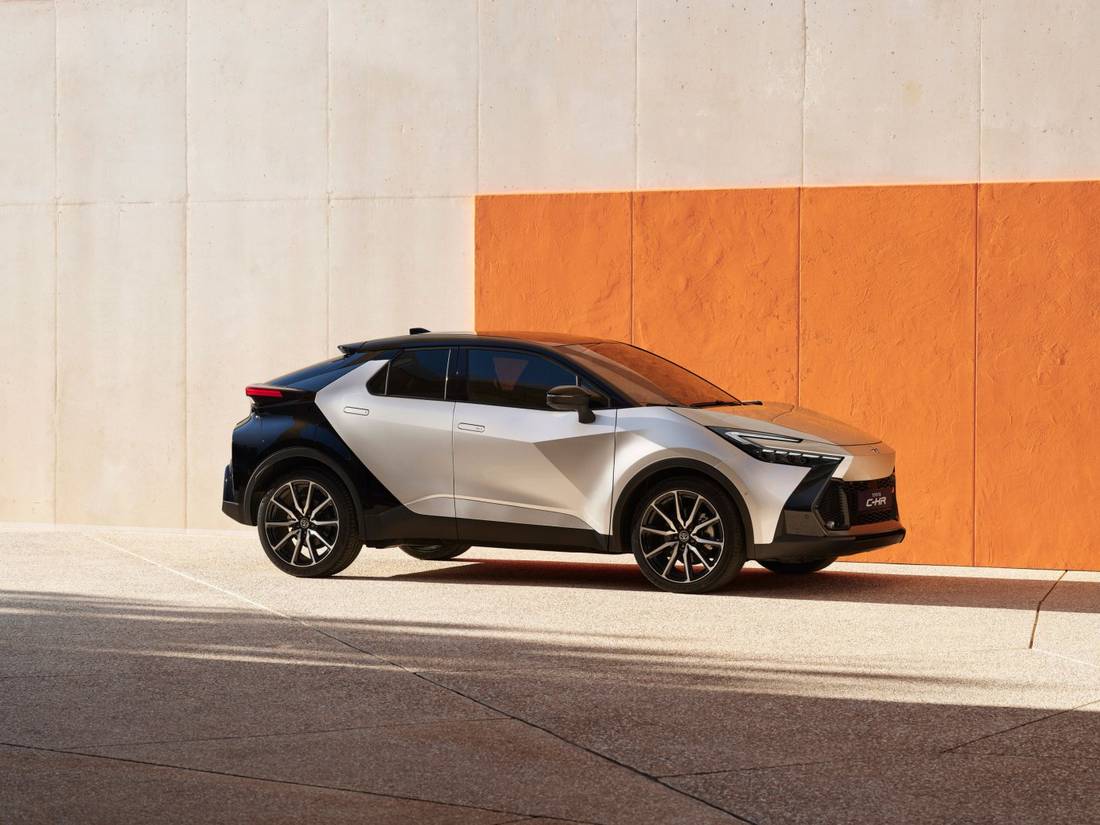 nieuwe-toyota-c-hr-2025-2023-3