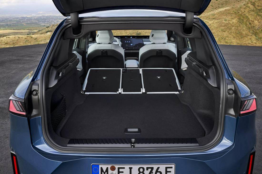 Sizeok-BMW-IX3-2025-6