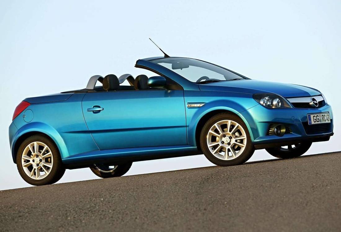 opel-tigra-twin-top-side