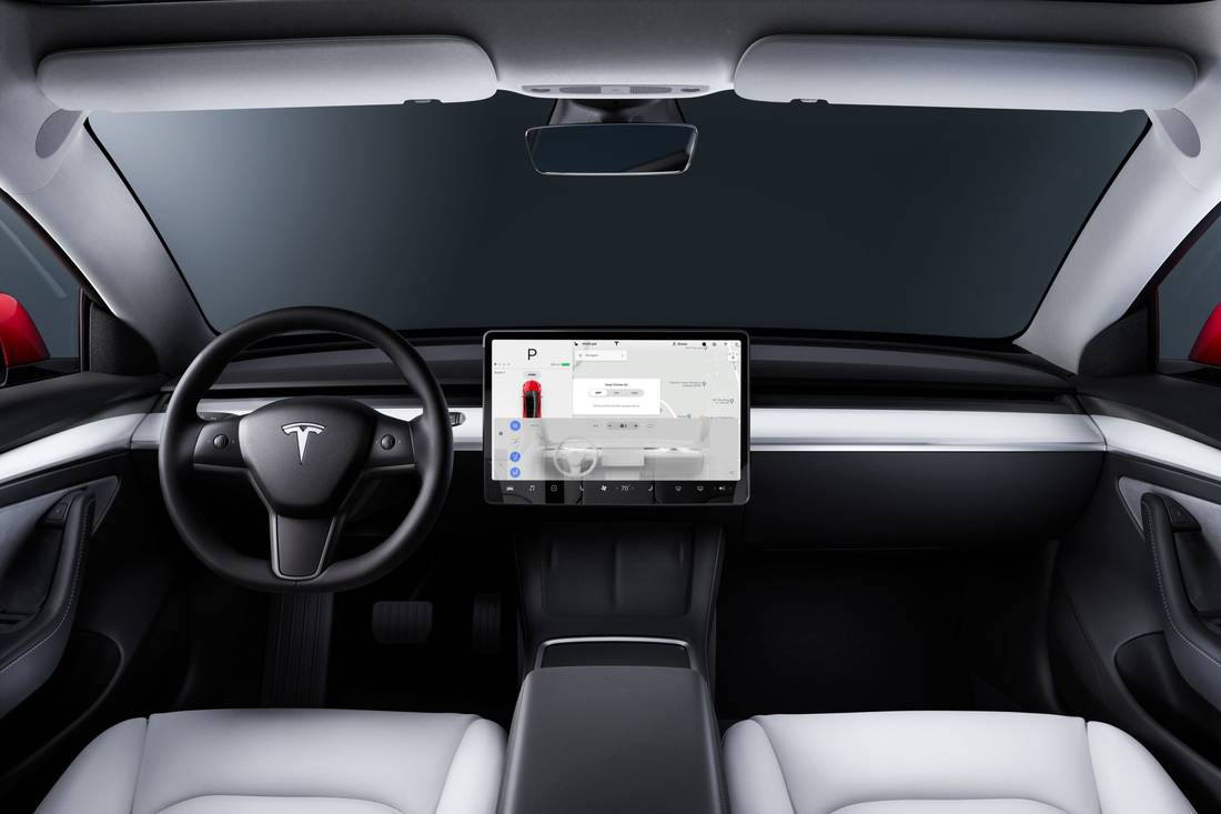 Tesla Model 3 con incentivi scende il prezzo grazie all-ecobonus 2023 03