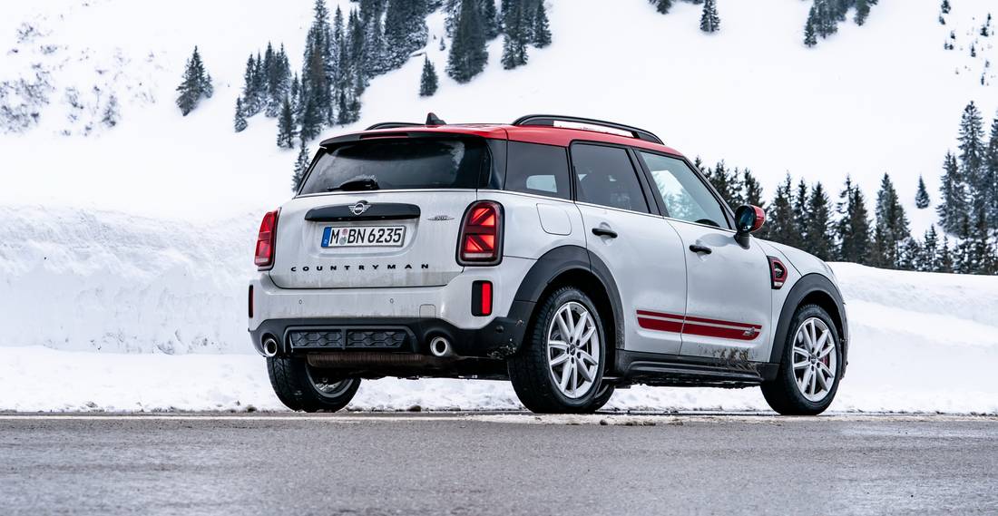 mini-john-cooper-works-countryman-back