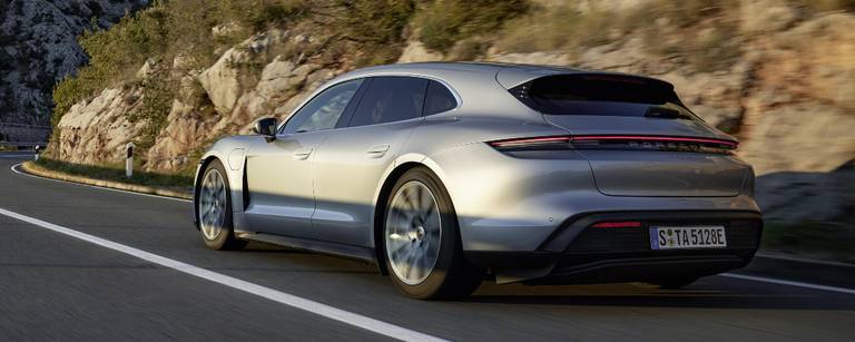 Taycan Sport Turismo grigia