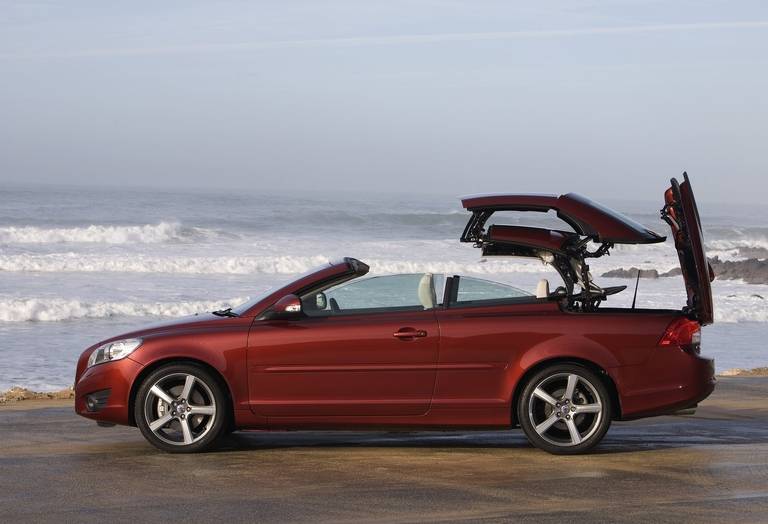 volvo-c70-side