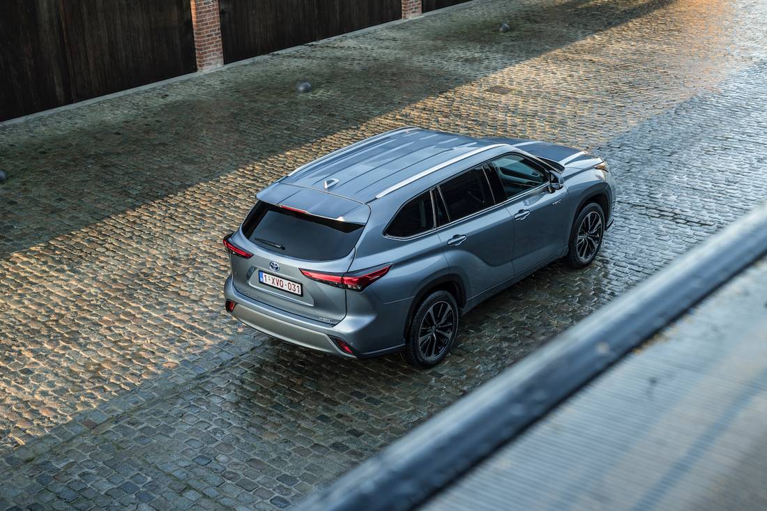 Toyota Highlander AS24 3