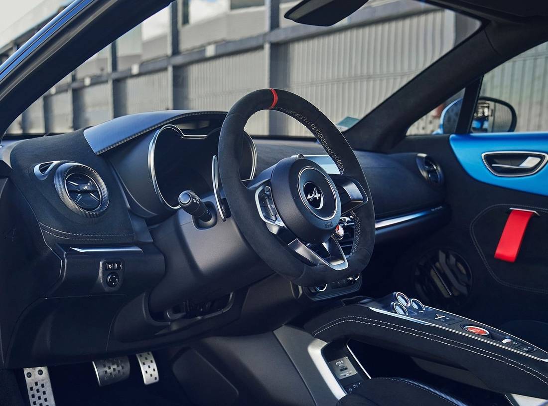 alpine-a110-r-interior