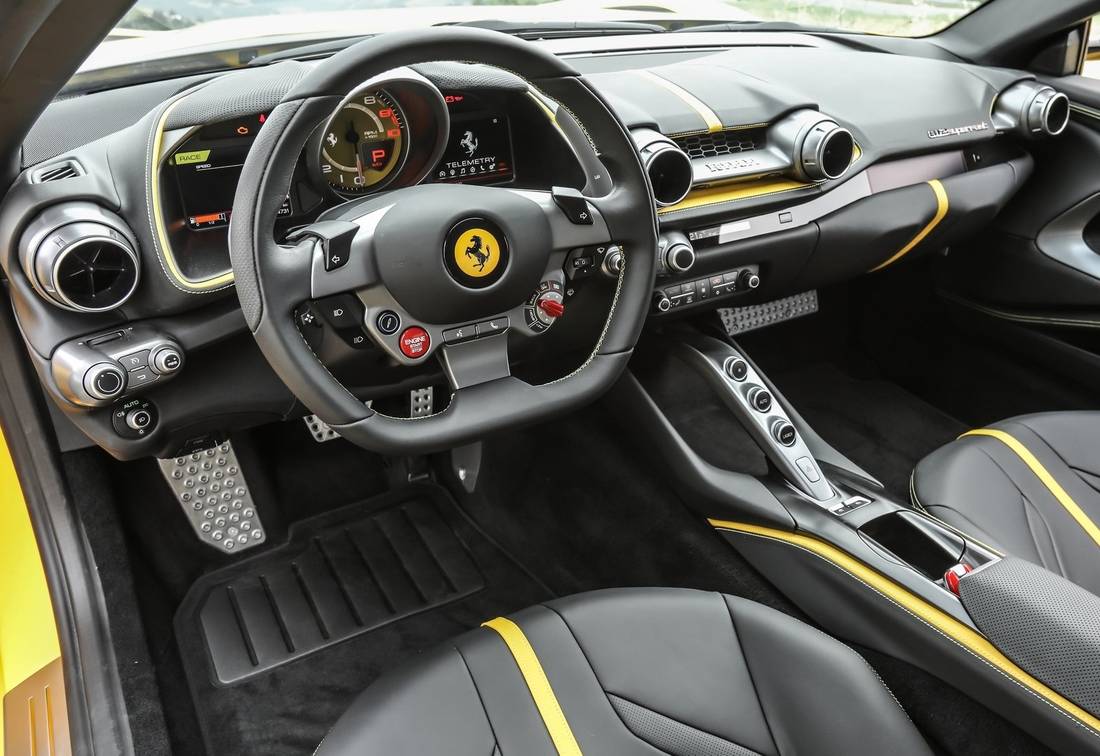 ferrari-812-superfast-interior