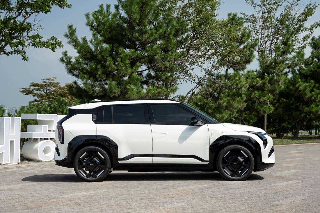 kia-ev3-gtline-snowwhitepearl-seoul-static-print-3600x2400-003