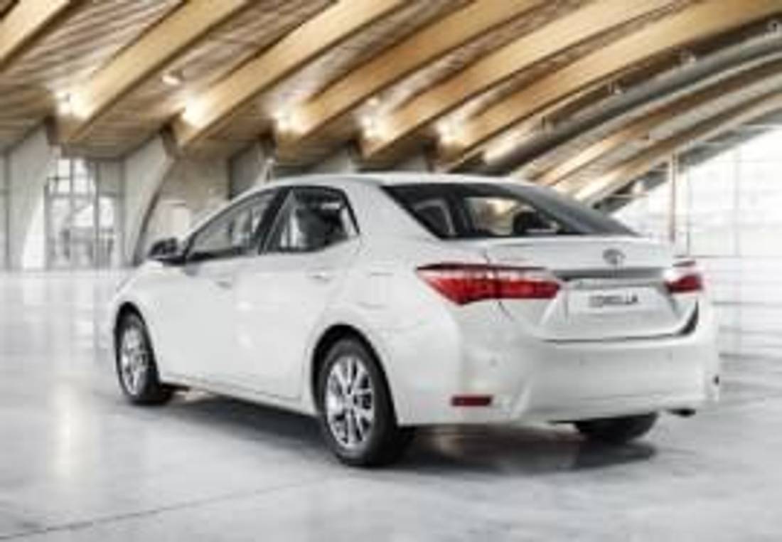 toyota-corolla-hinten