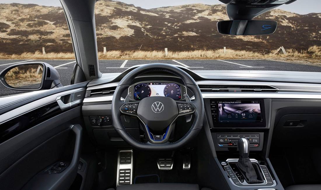 Volkswagen Arteon: dimensioni, interni, motori, prezzi e concorrenti -  AutoScout24
