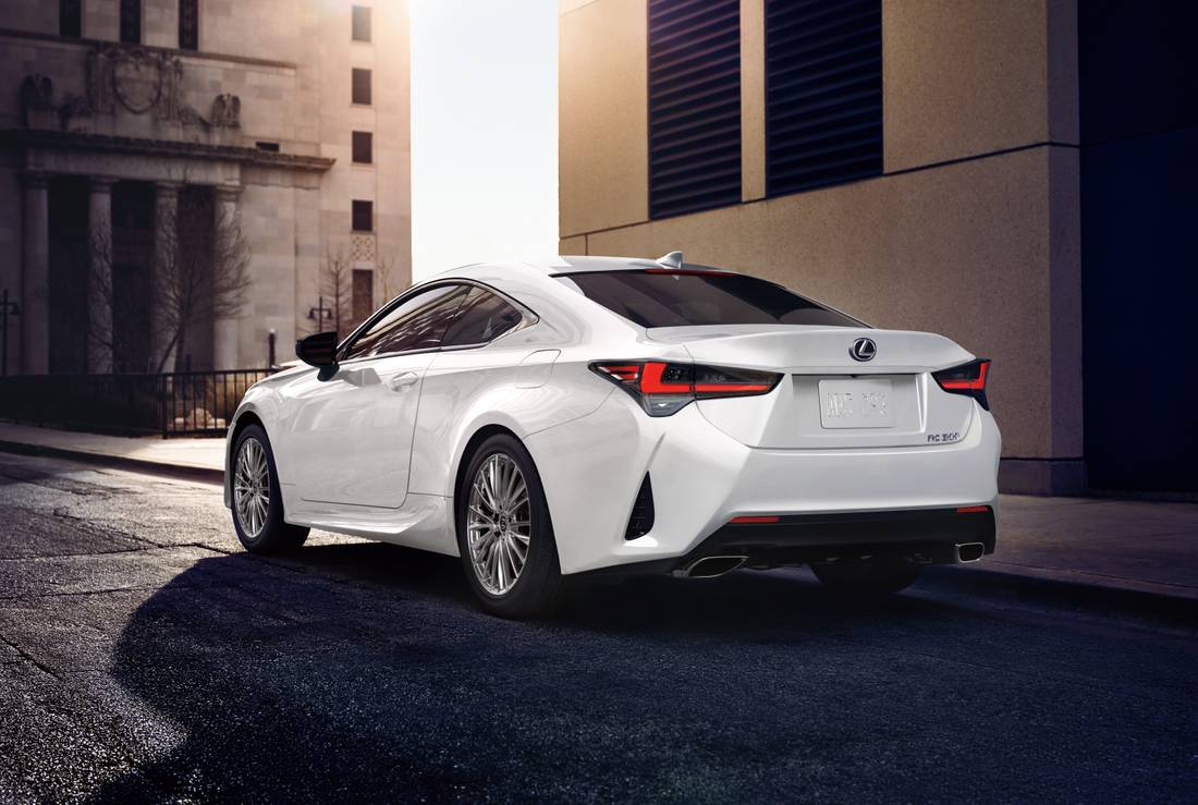 lexus-rc-back