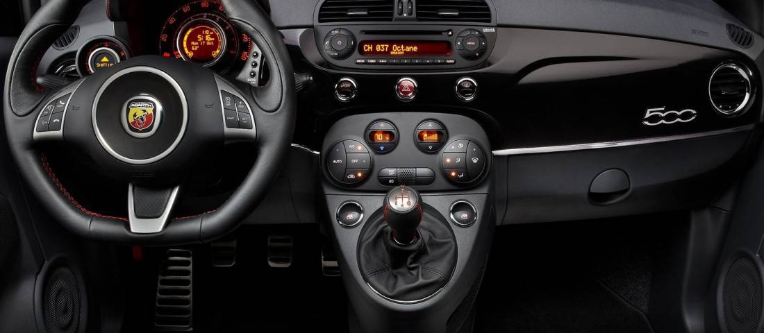 fiat-abarth-500-interieur