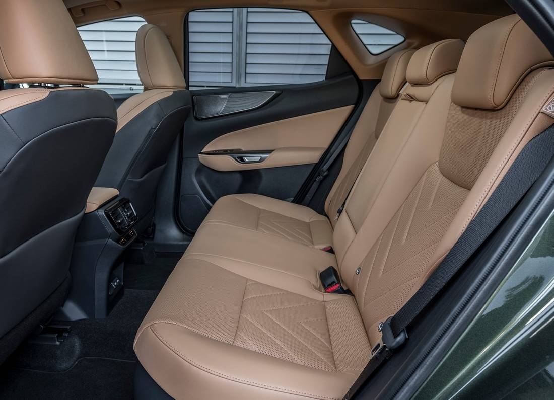 lexus-nx-seats