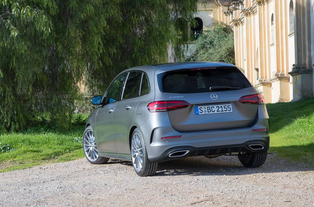 mercedes-benz-b-200-back