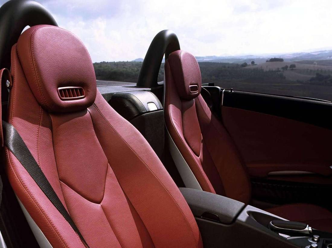 mercedes-benz-slk-200-seats