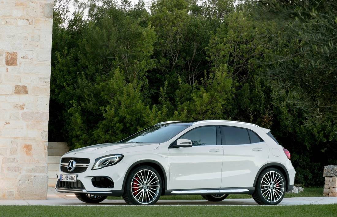 mercedes-benz-gla-45amg-side