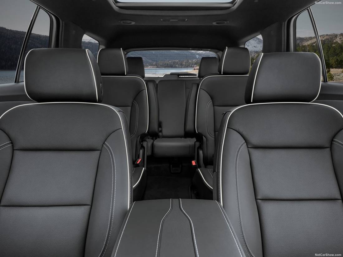 chevrolet-traverse-seats