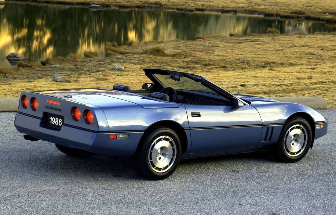 corvette-c4-side-rear