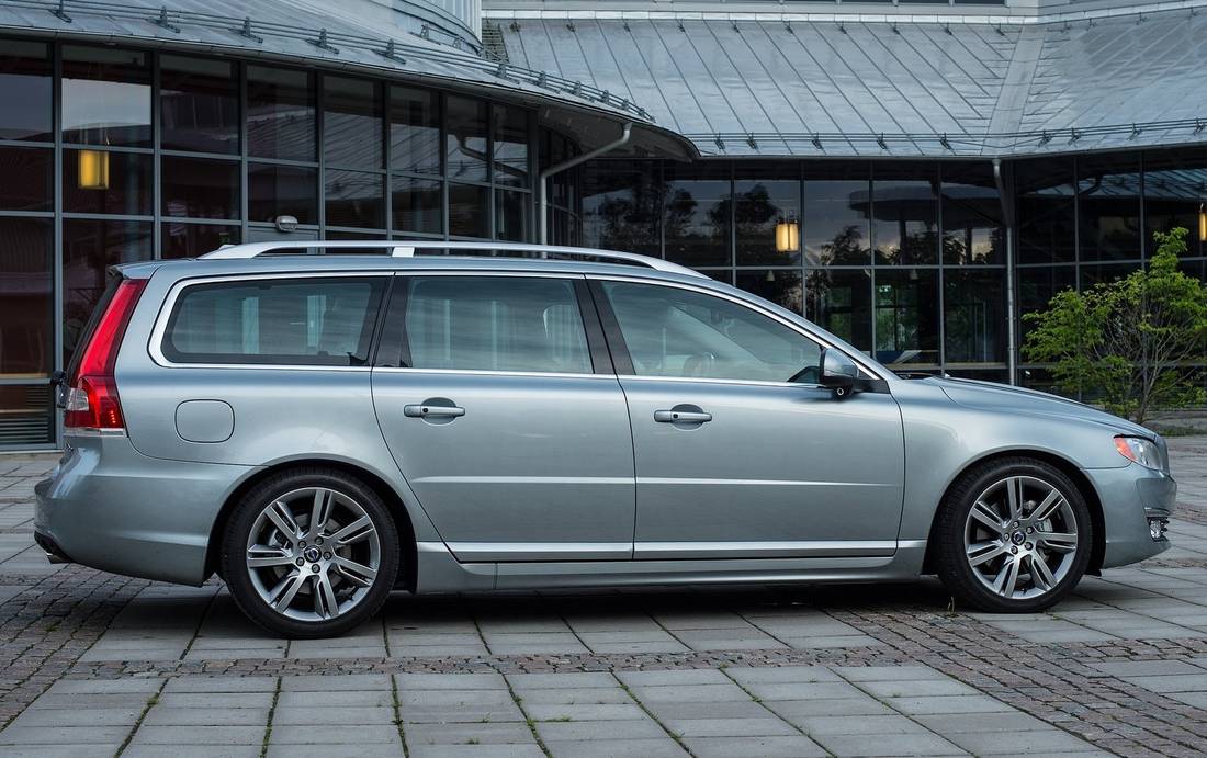 volvo-v70-side