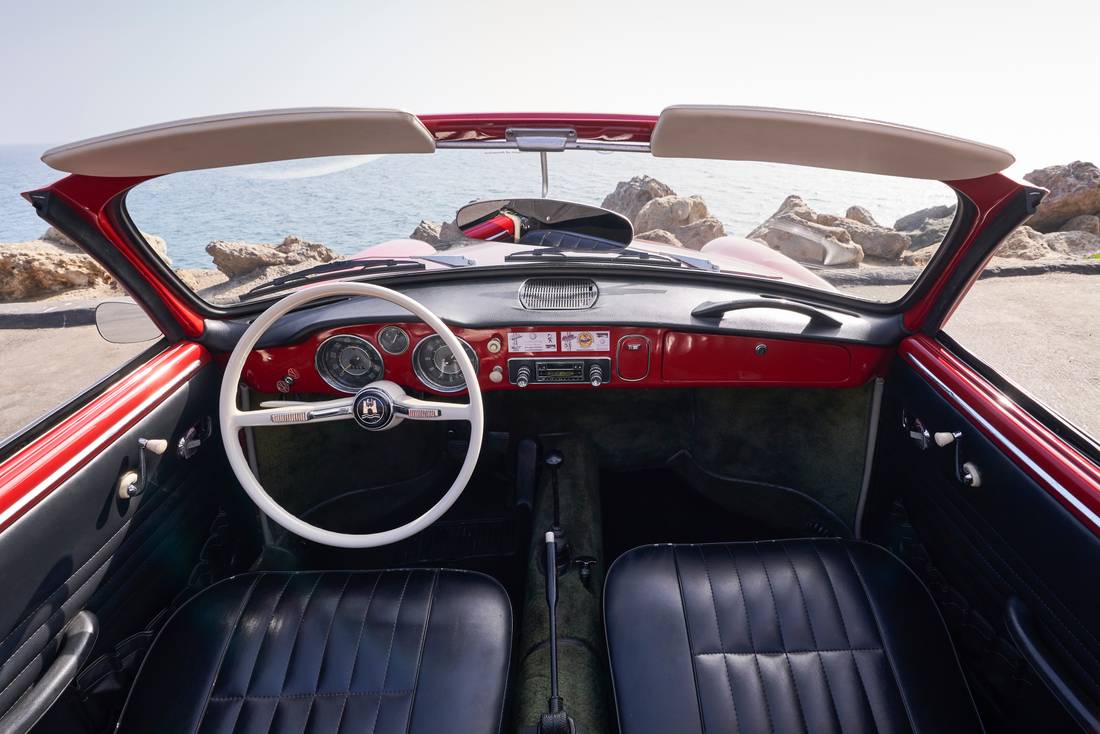 volkswagen-karmann-ghia-interior