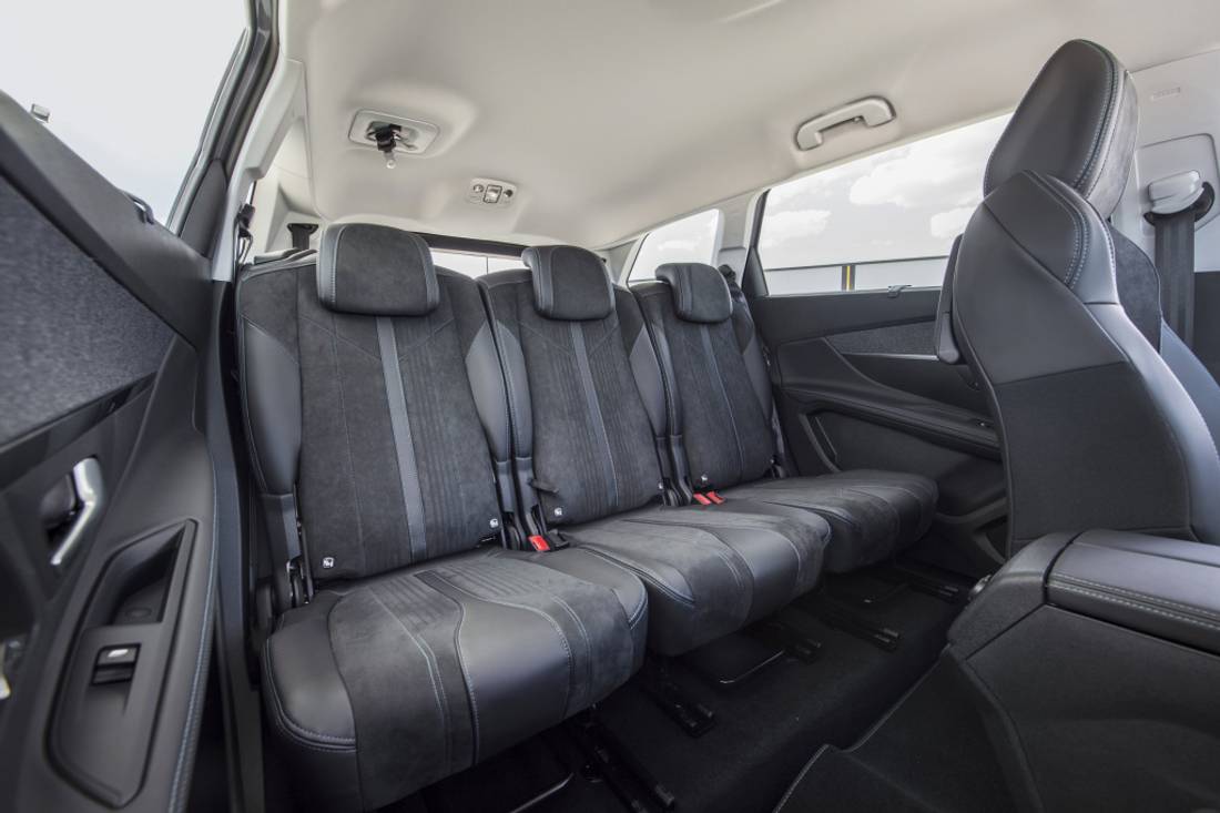 Peugeot 5008 interior seats