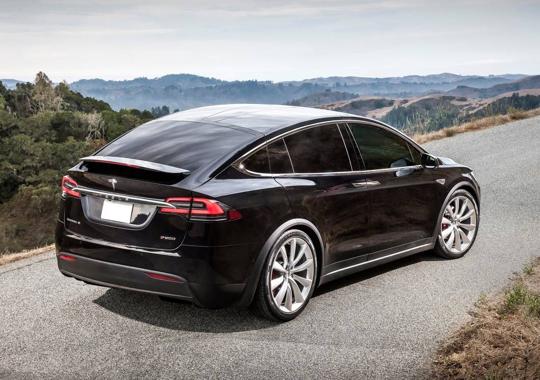 tesla-model-x-back